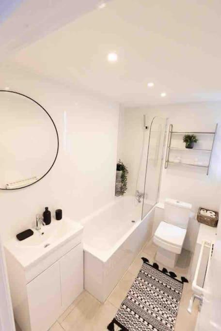 Lovely 2 Bedroom Apartment In Chelsea Sw3 Londyn Zewnętrze zdjęcie